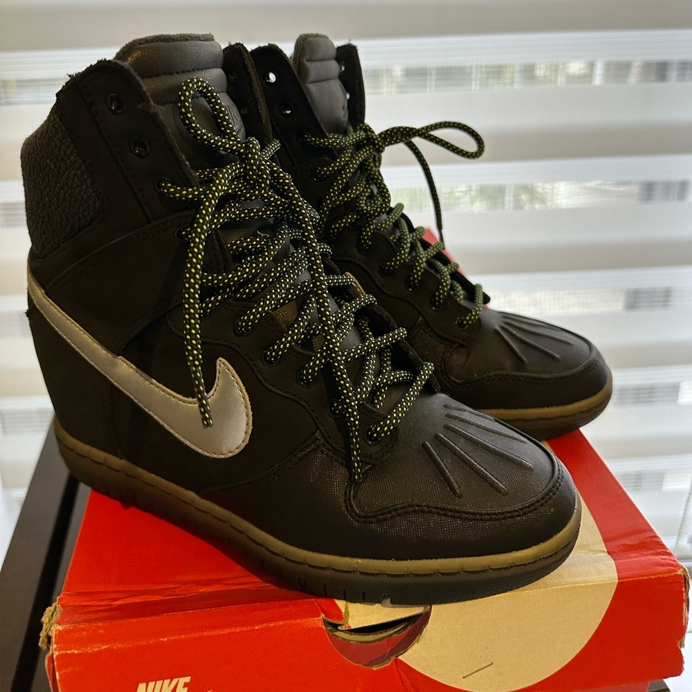 Women’s Nike Sky Hi Sneakerboot 2.0 Black/silver size 7